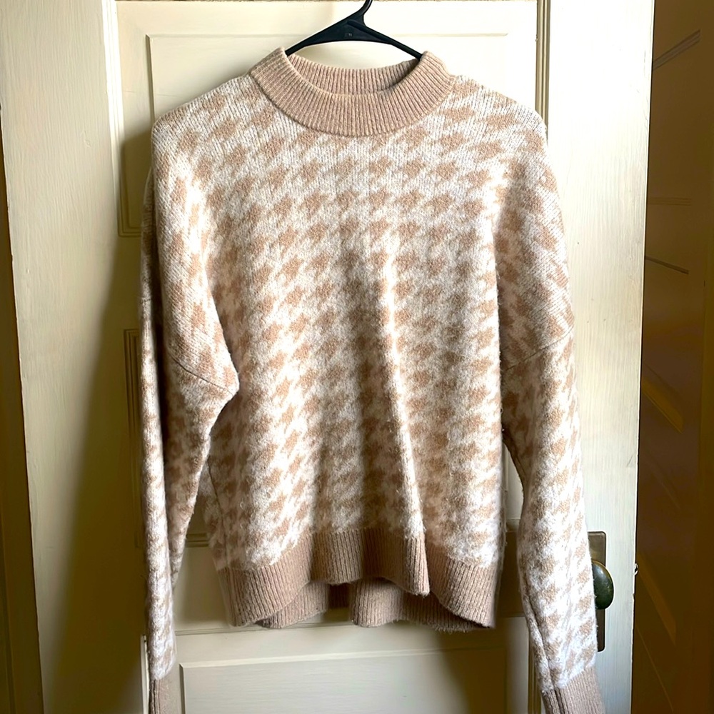 A&F tan houndstooth sweater Sz XS